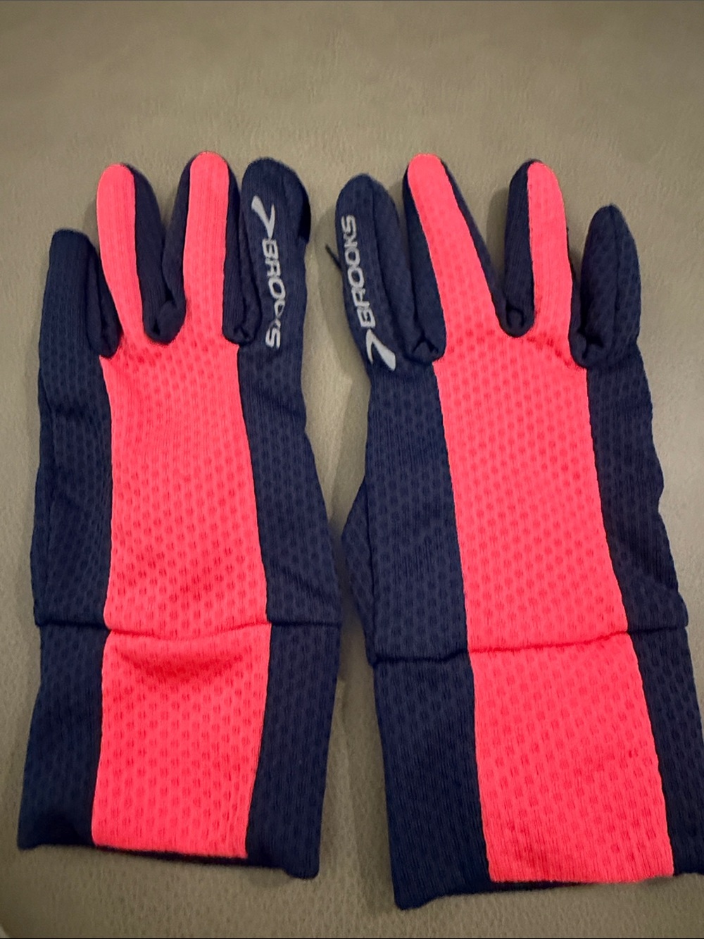 Brooks Running Gloves Navy and Pink Lightweight
